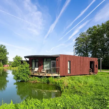 펜션 Nature Retreat With Pools