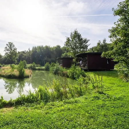 Nature Retreat With Pools 펜션 *